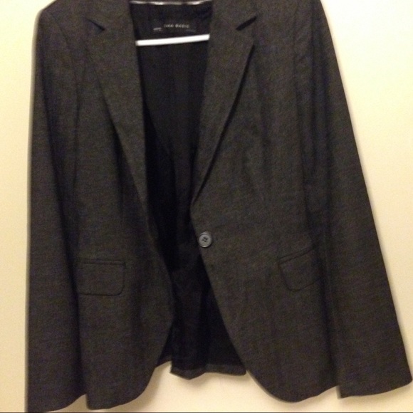 Zara Basic Grey Blazer - Picture 2 of 3